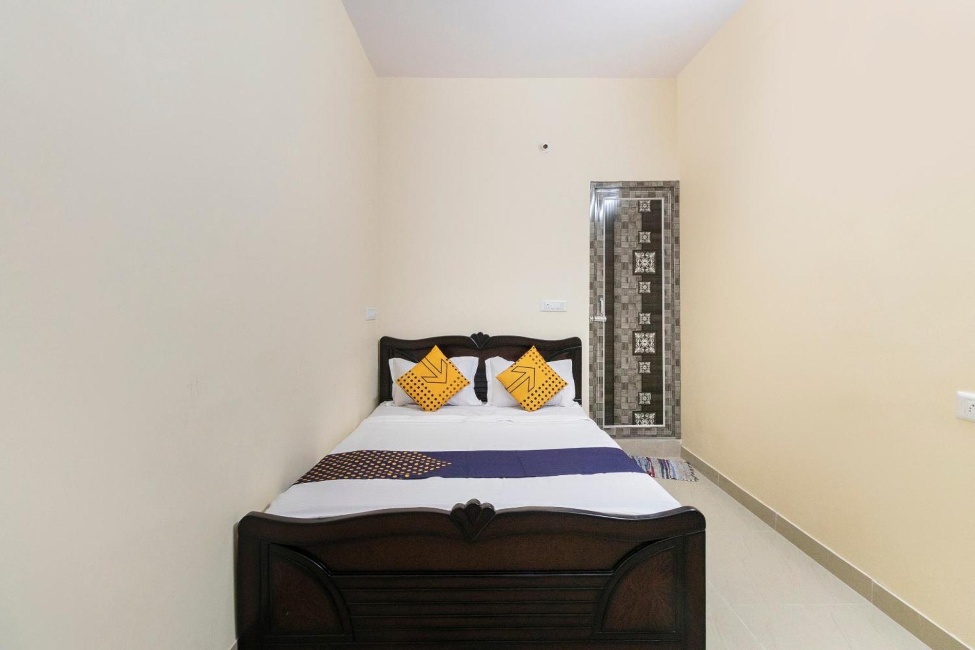Spot On Ssr Lodging And Boarding Bangalore Exterior photo