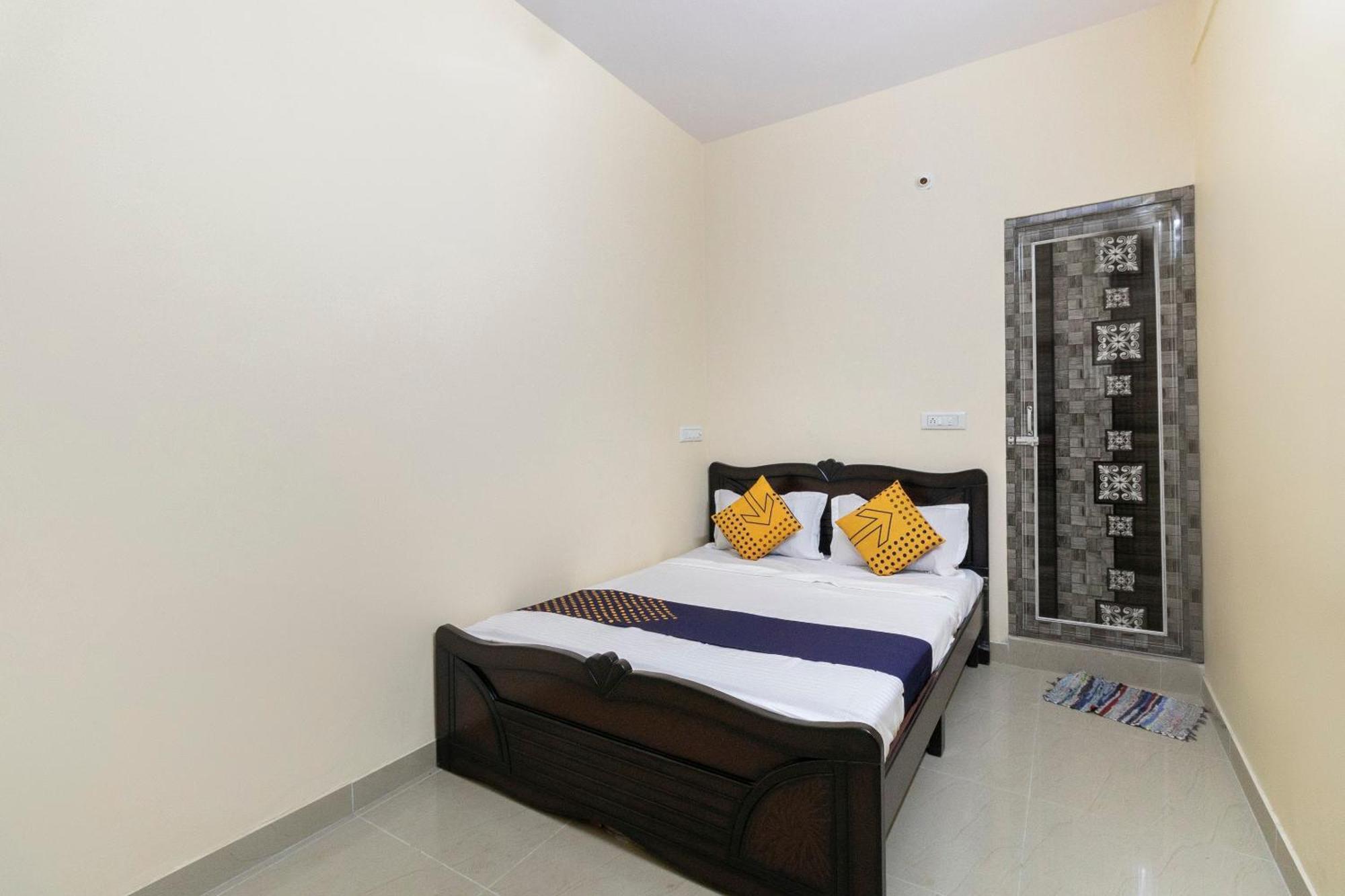 Spot On Ssr Lodging And Boarding Bangalore Exterior photo