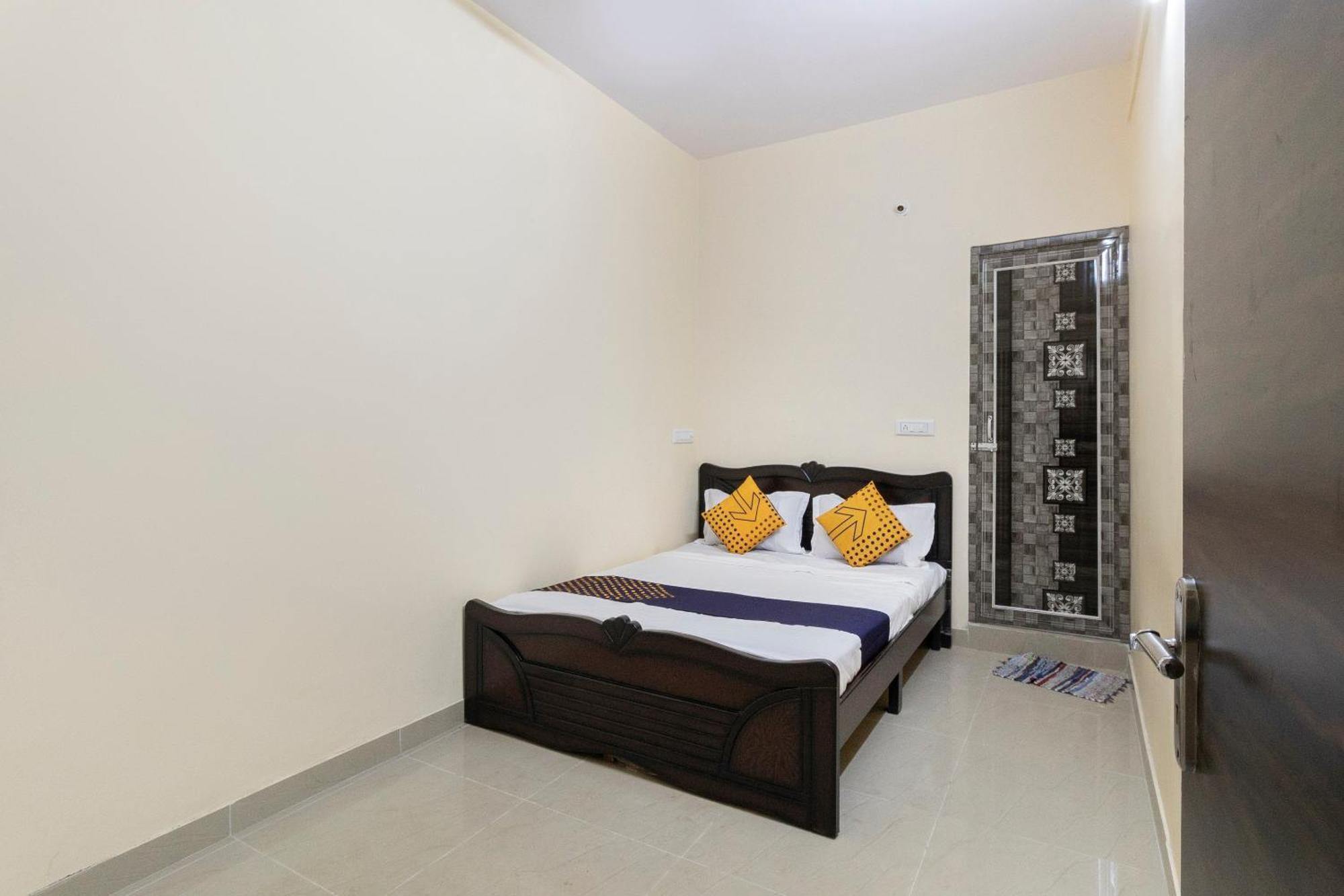 Spot On Ssr Lodging And Boarding Bangalore Exterior photo